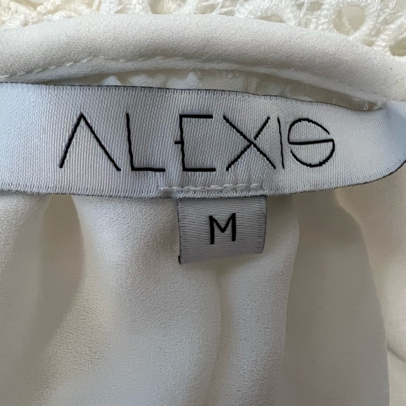 Alexis Juliana Embroidered Lace Frill Top Size M - Picture 10 of 10